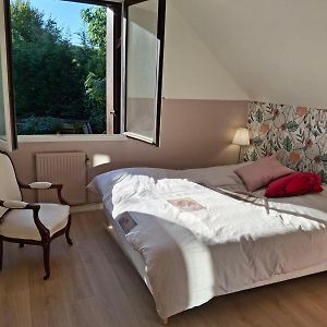 Kamer met een Queen Size Bed
